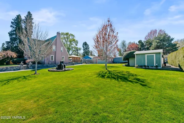 $639,900 | 2908 Summitview Avenue, Yakima, WA 98902