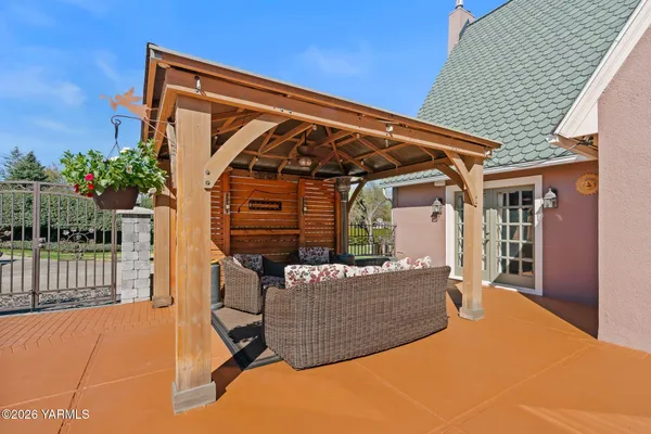 $639,900 | 2908 Summitview Avenue, Yakima, WA 98902