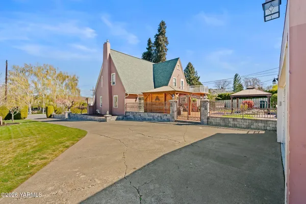 $639,900 | 2908 Summitview Avenue, Yakima, WA 98902