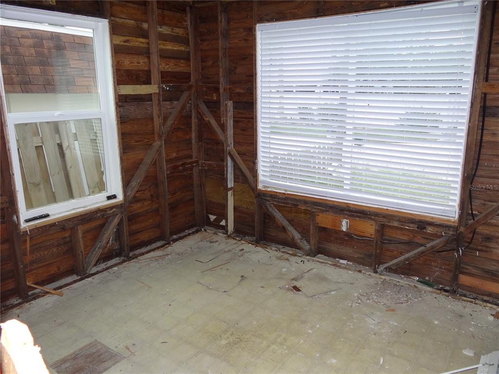 14117 Palm Street Madeira Beach, FL 33708 - Photo 8 of 25