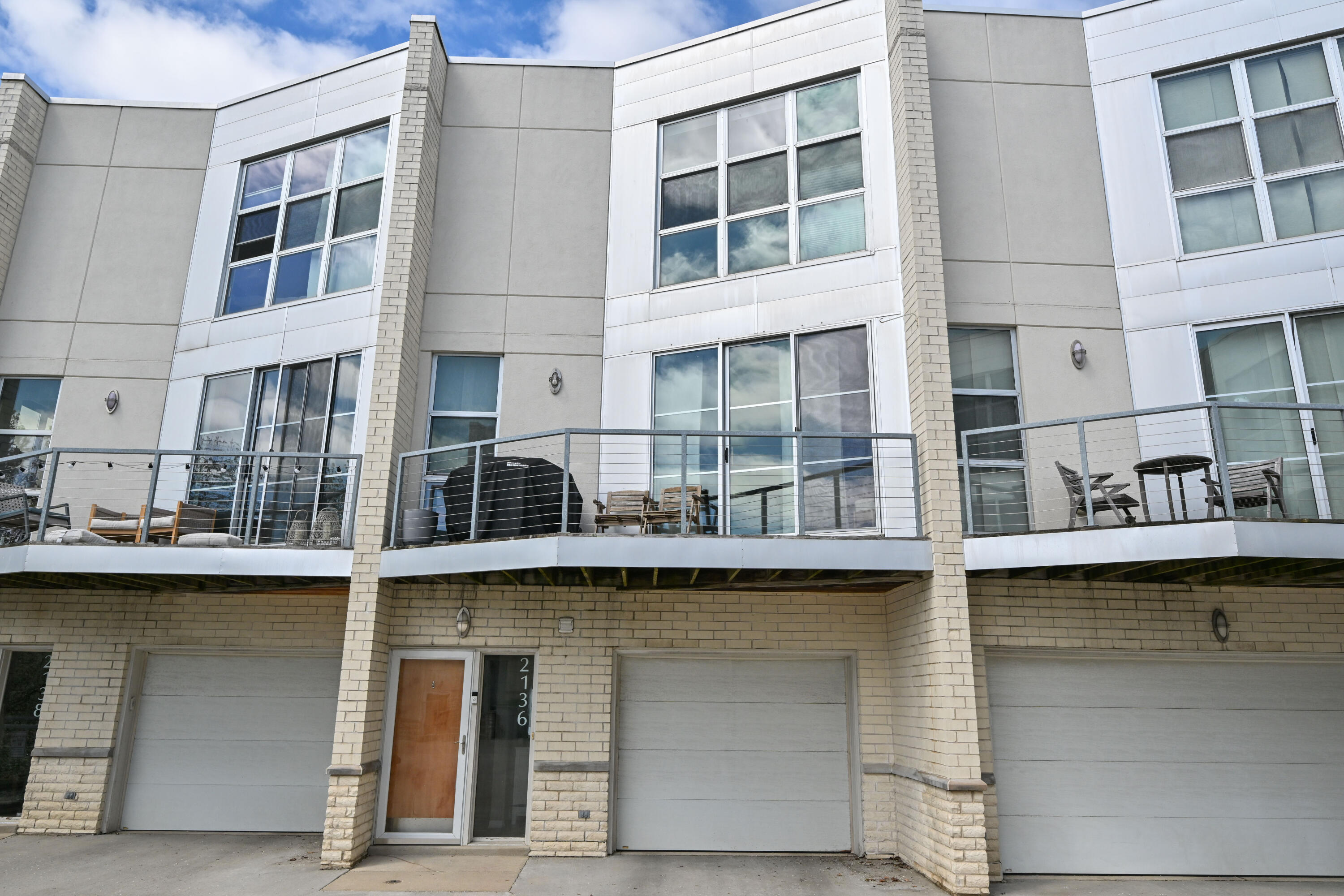 2136 N Commerce St - Main Entrance