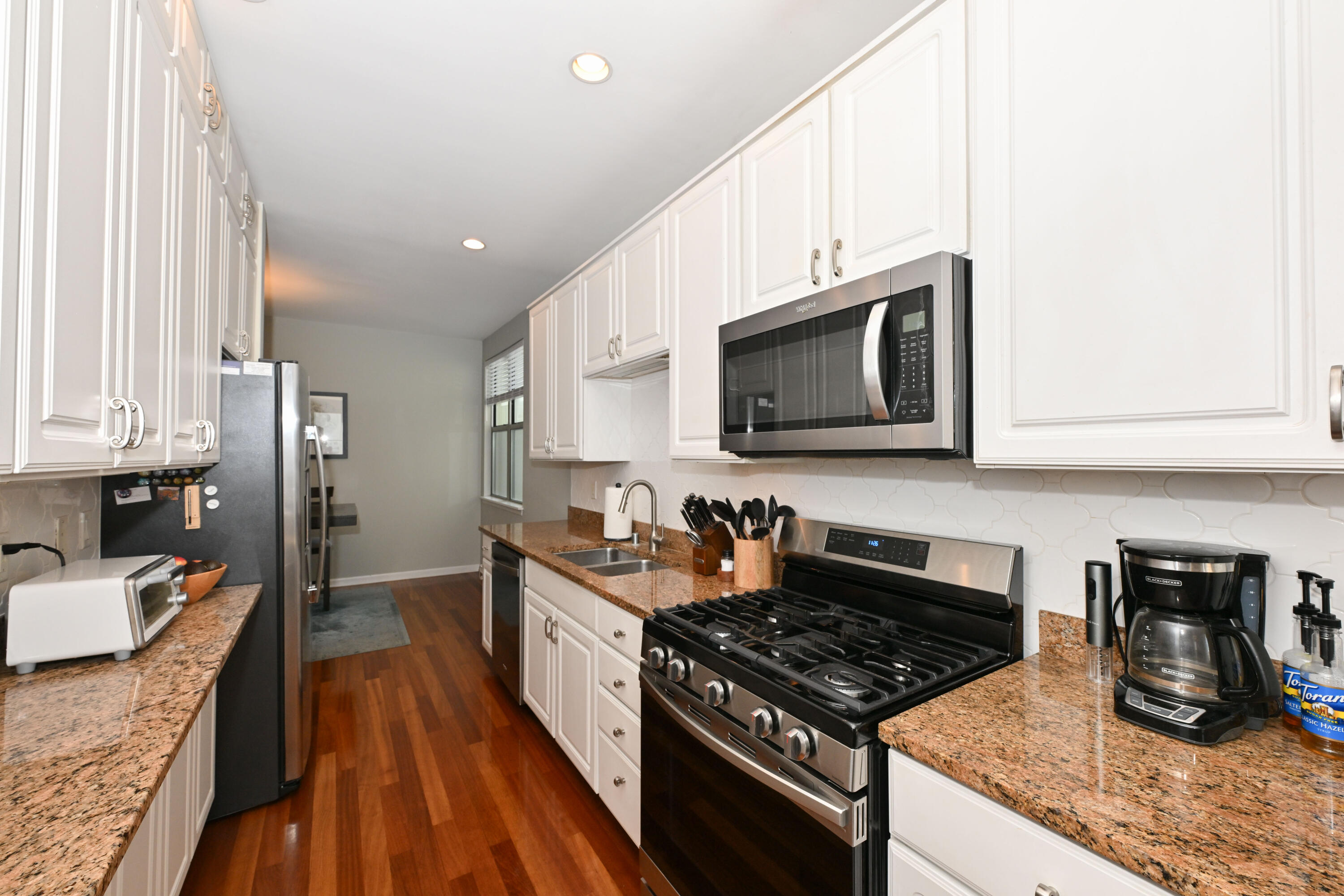 2136 North Commerce Street Milwaukee, WI 53212 - Photo 11 of 31 Gas Stove & ample counter space