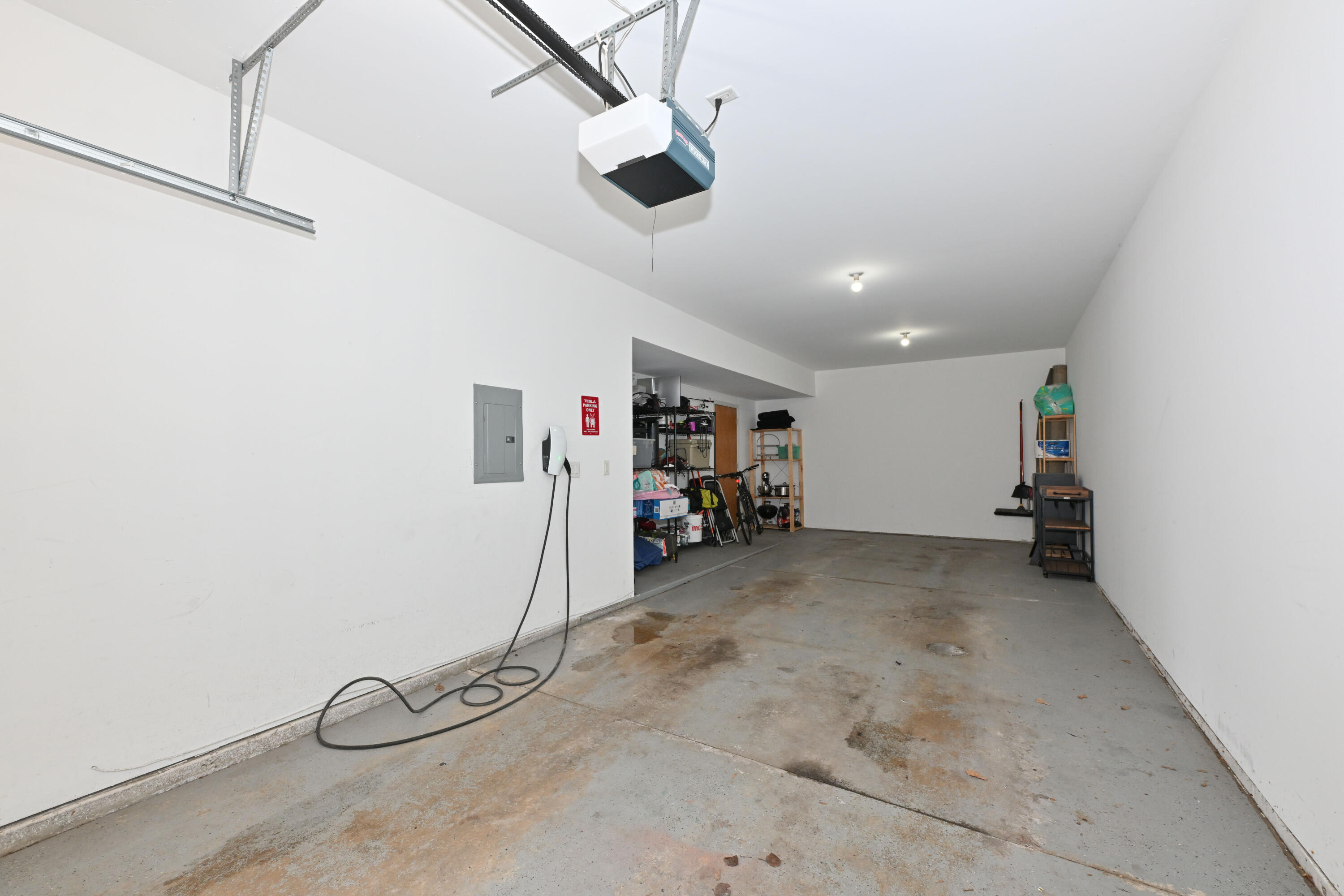 2136 North Commerce Street Milwaukee, WI 53212 - Photo 28 of 31 2.5 car tandom garage with storage