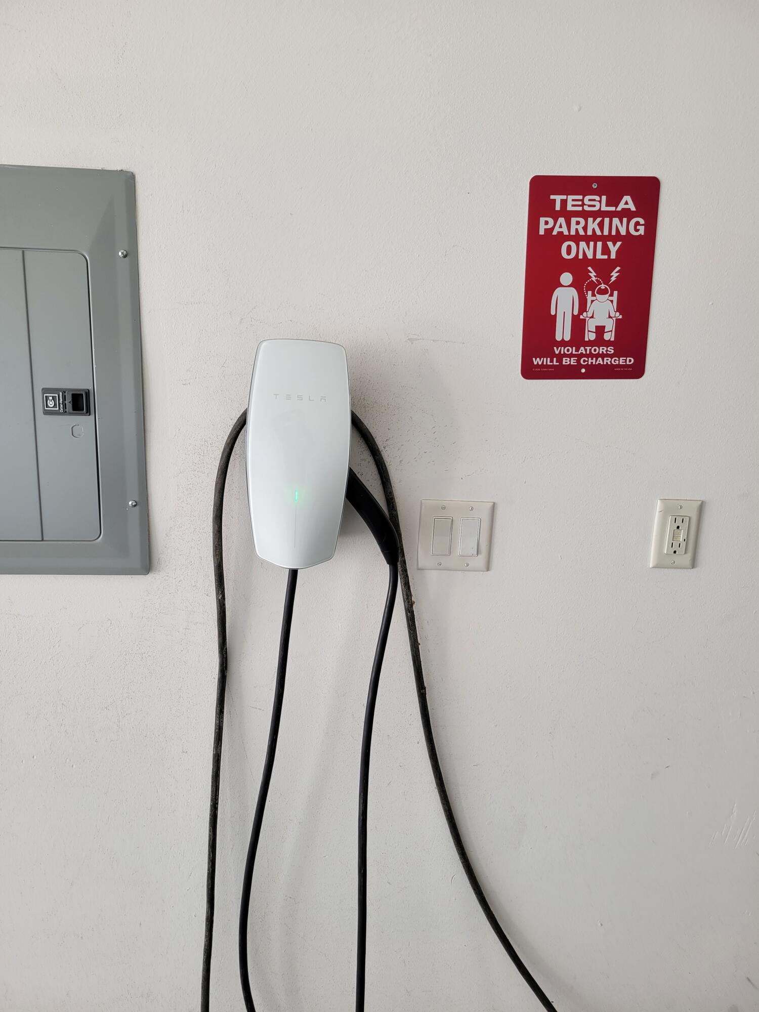 2136 North Commerce Street Milwaukee, WI 53212 - Photo 29 of 31 Electric Car Charging system
