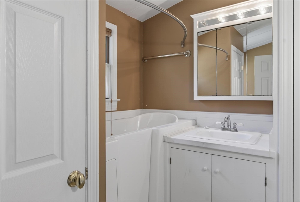 139 Bailey Road Holden, MA 01520 - Photo 19 of 40