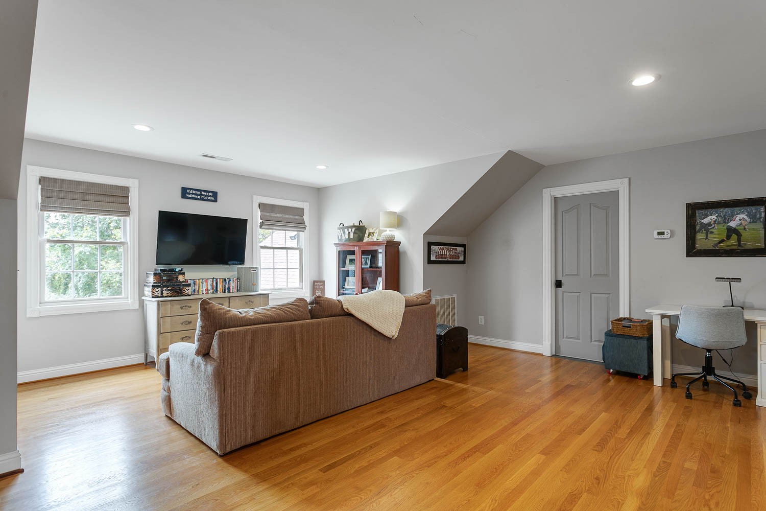 1479 Ridley Drive Franklin, TN 37064 - Photo 28 of 40 a living room with furniture and a flat screen tv