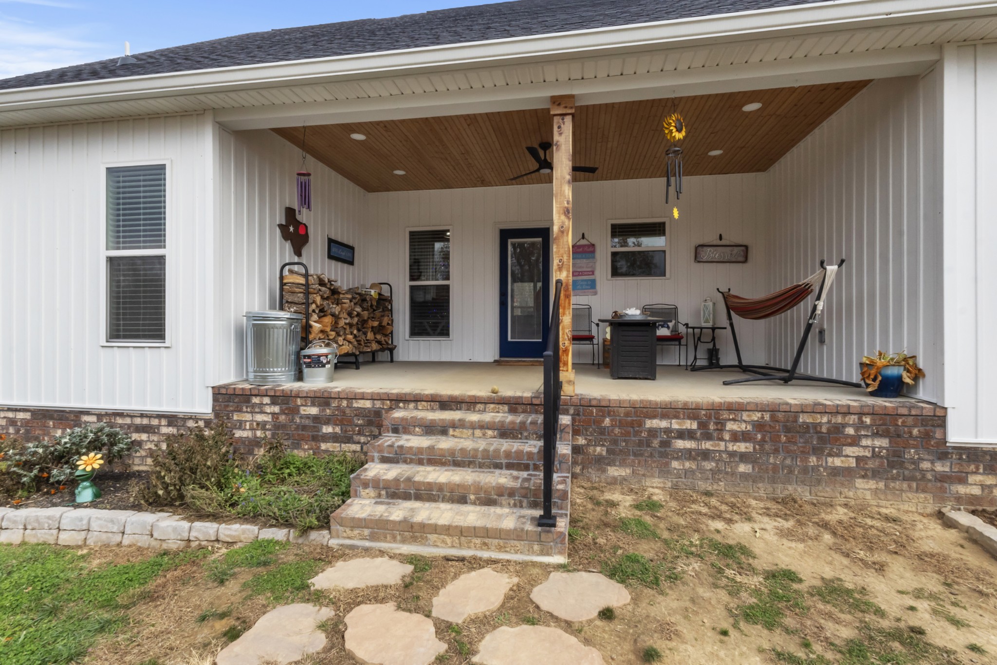 249 Claypool Road Bethpage, TN 37022 - Photo 45 of 53 a view of a house with sitting area