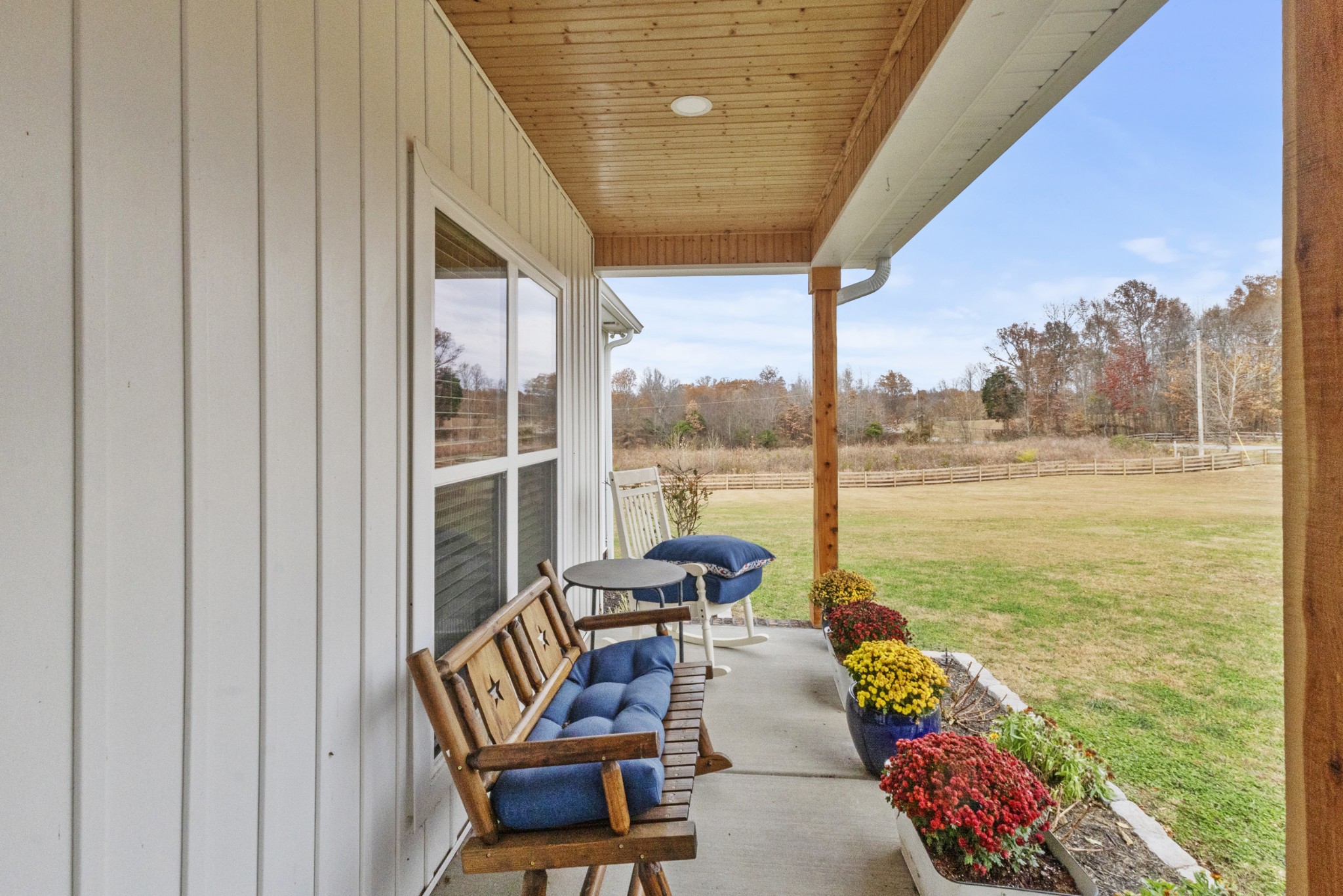 249 Claypool Road Bethpage, TN 37022 - Photo 5 of 53 a view of a balcony with lake and outdoor seating