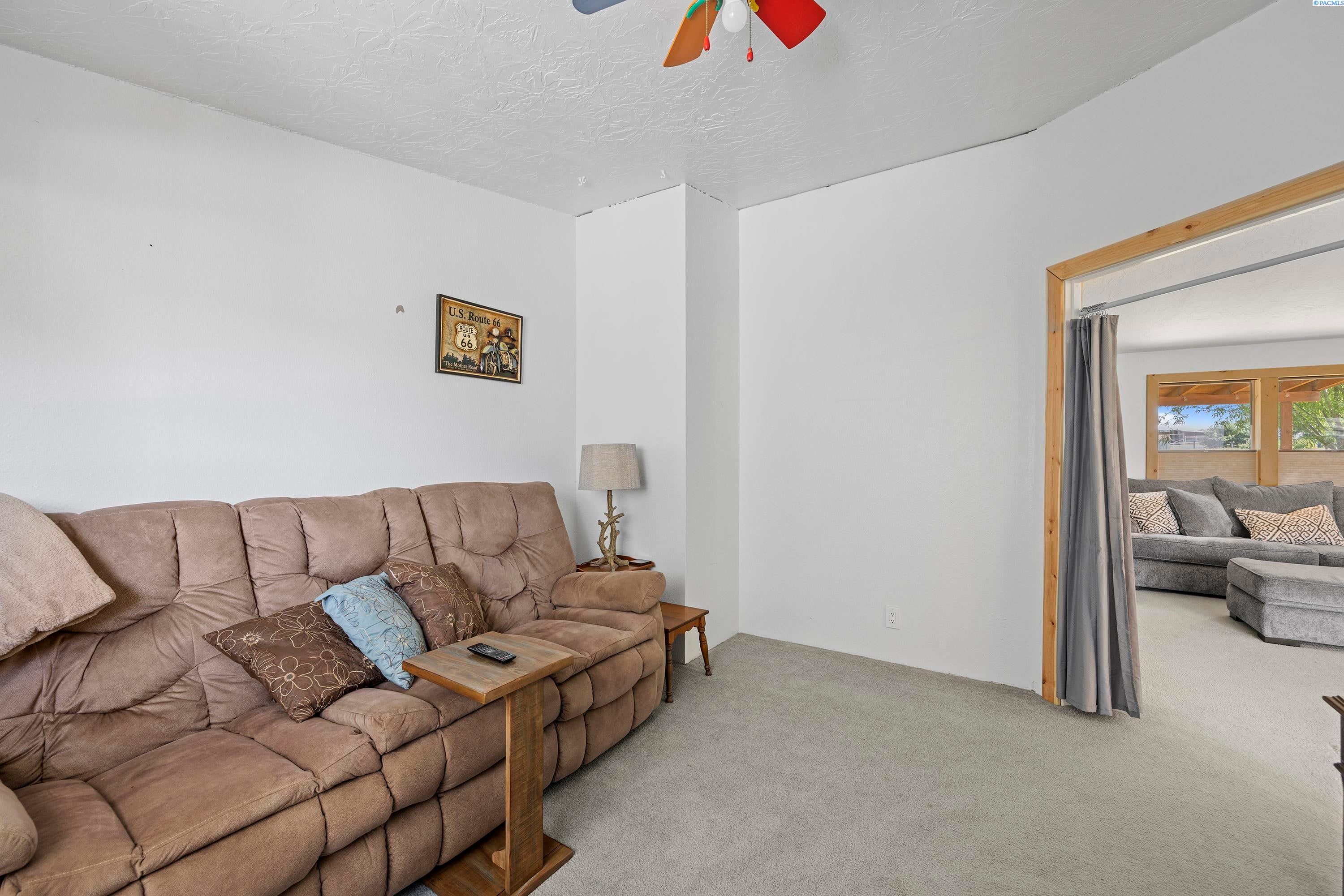 200504 East Perkins Road Kennewick, WA 99337 - Photo 13 of 36 Gallery Image 13