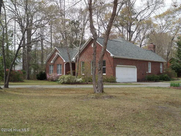 $440,000 | 100 Pheasant Drive, New Bern, NC 28562