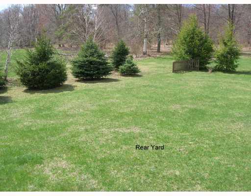 288 Holyoke Road Butler, PA 16001 - Photo 8 of 17 Yard/Garden.