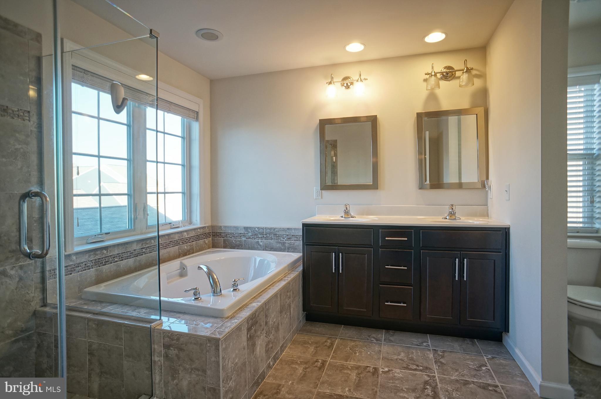 428 Line Road Mechanicsburg, PA 17050 - Photo 28 of 39 master bath