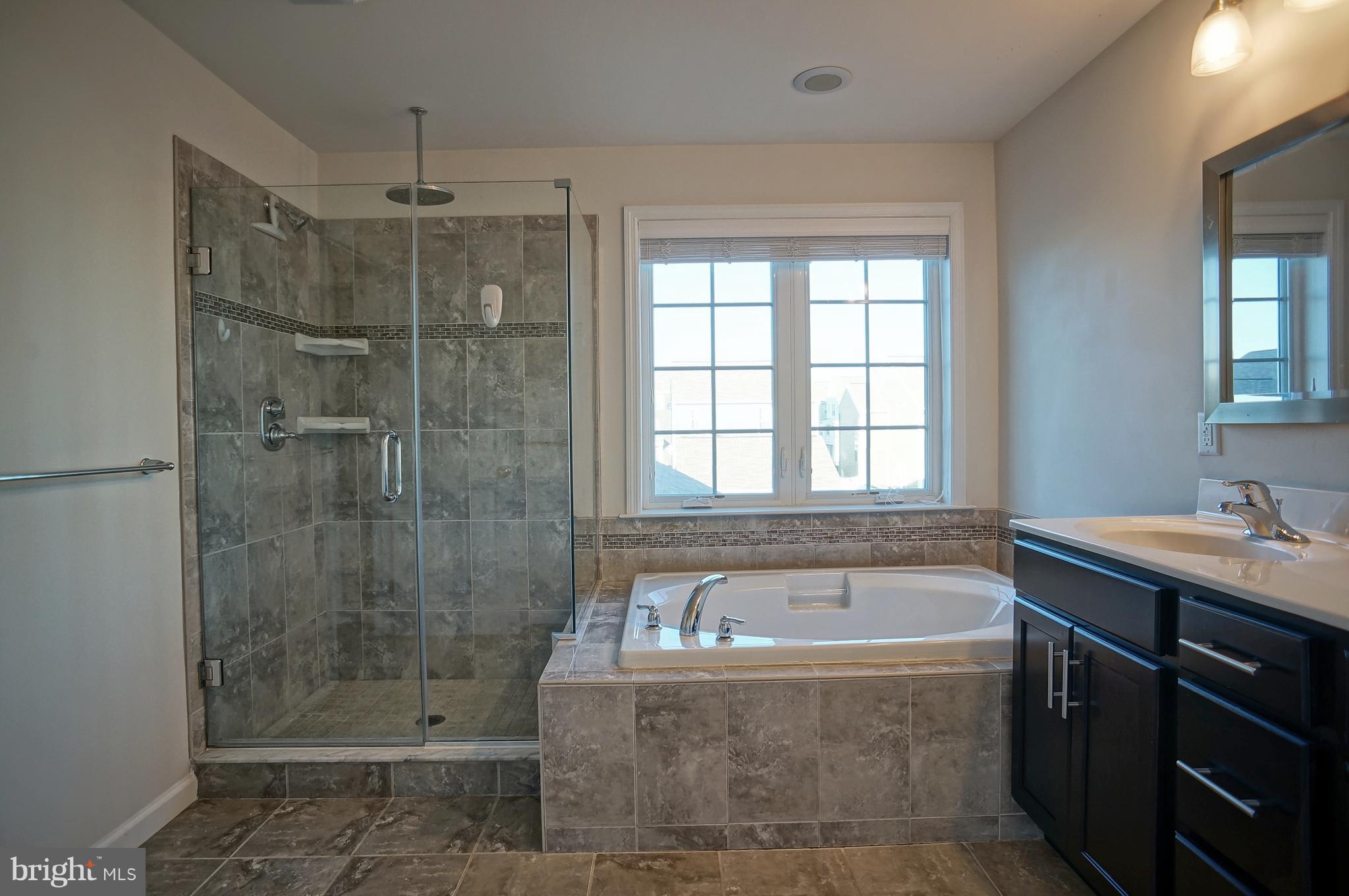 428 Line Road Mechanicsburg, PA 17050 - Photo 29 of 39 master bath