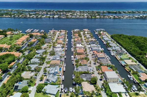 $15,500 | 100 Neptune Drive, Hypoluxo, FL 33462