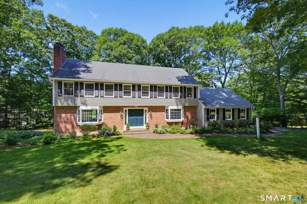 $835,000 | 212 Cold Spring Road, Avon, CT 06001