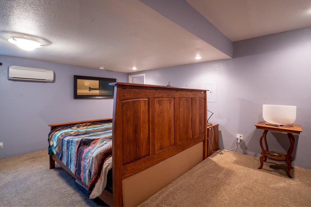 4579 Winnetka Road White City, OR 97503 - Photo 13 of 28 Winnetka 13