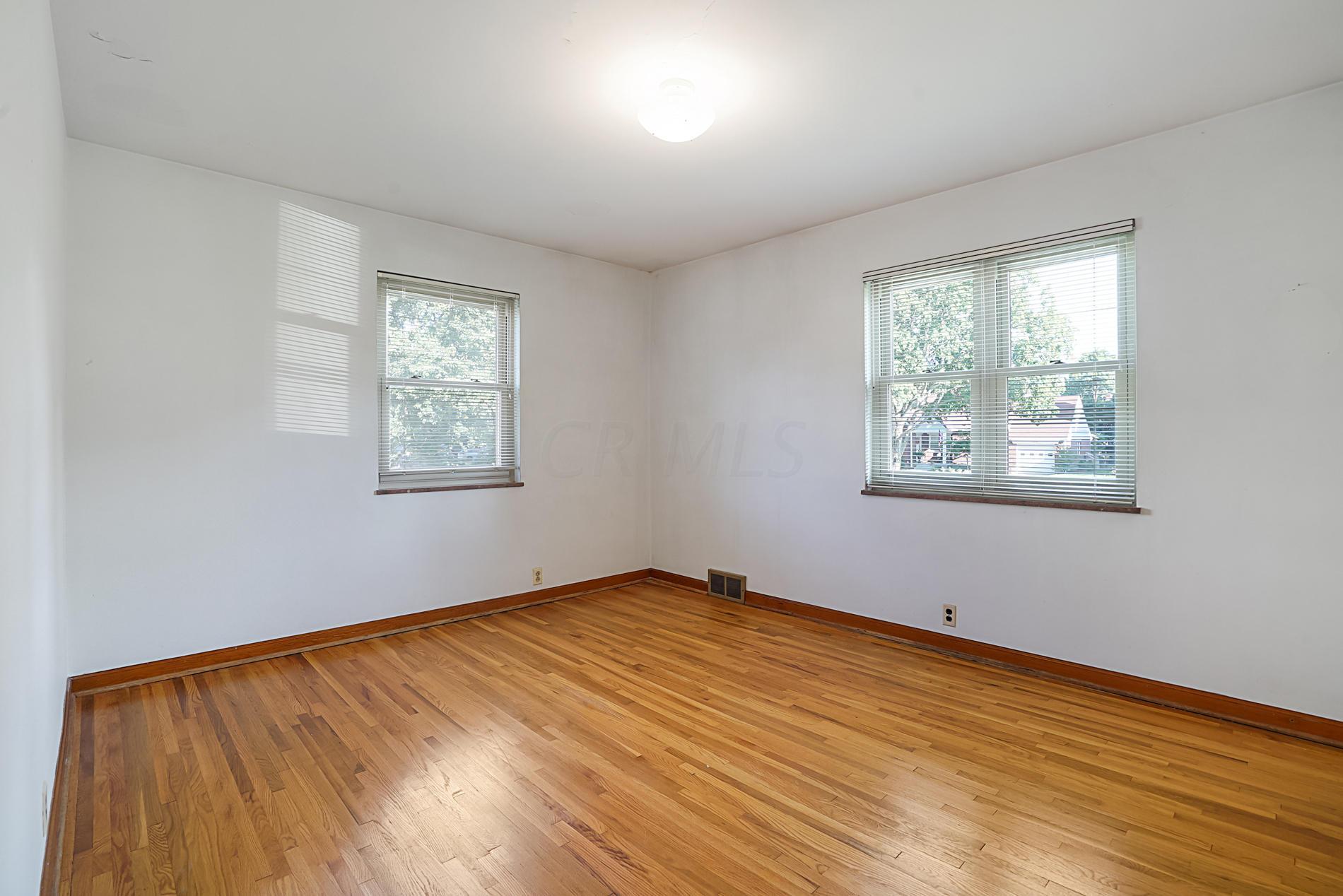 2041 Jervis Road Columbus, OH 43221 - Photo 13 of 35 Gallery Image 13