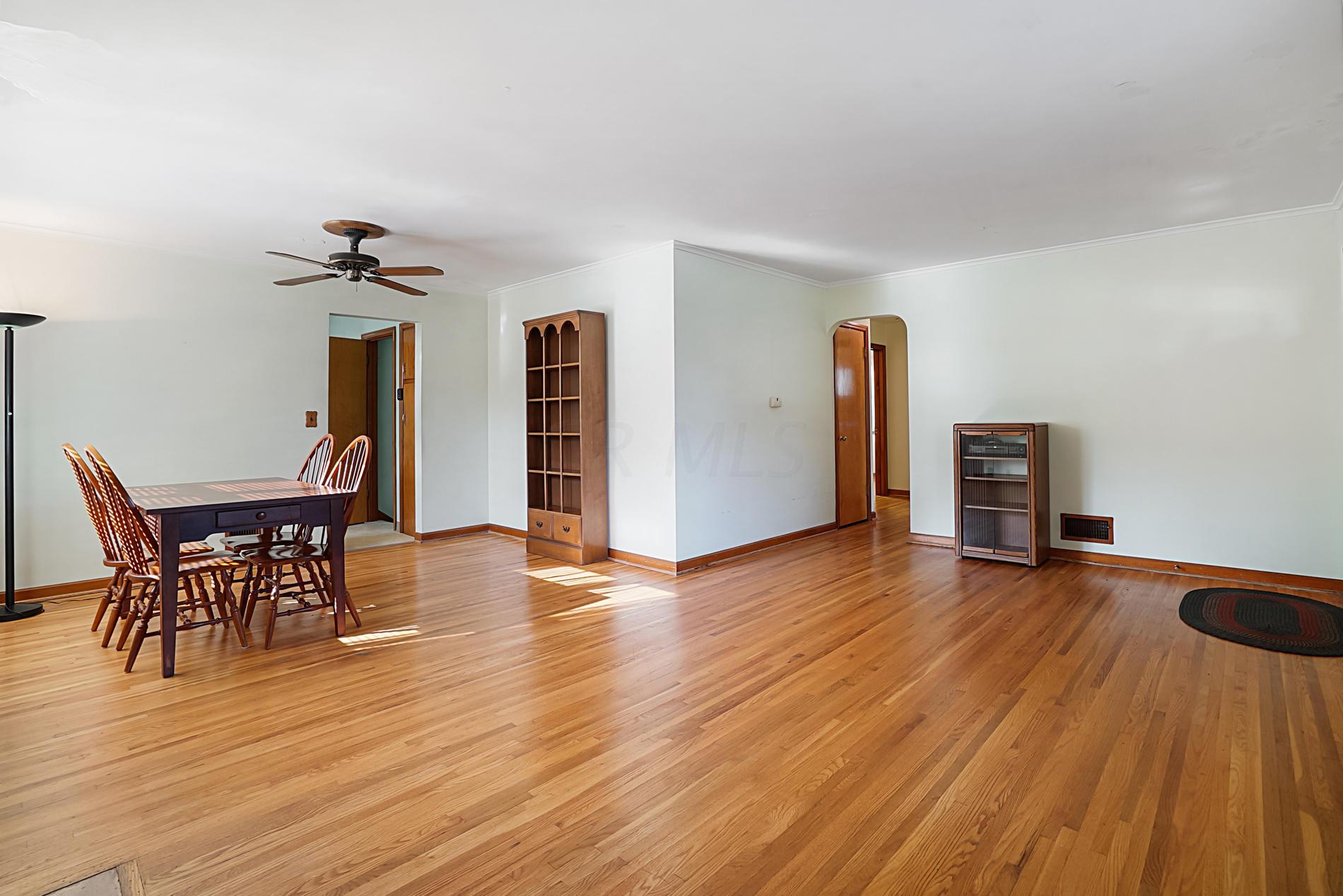 2041 Jervis Road Columbus, OH 43221 - Photo 4 of 35 Gallery Image 4