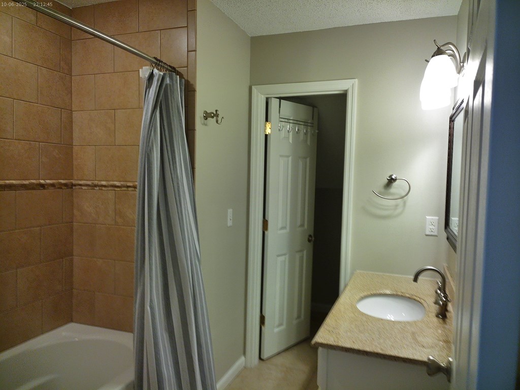 12543 Harrelson Loop Andalusia, AL 36420 - Photo 43 of 52 Bathroom