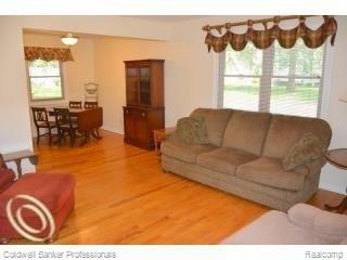 1943 Graefield Road, Unit 37 Birmingham, MI 48009 - Photo 3 of 12 living room.jpg