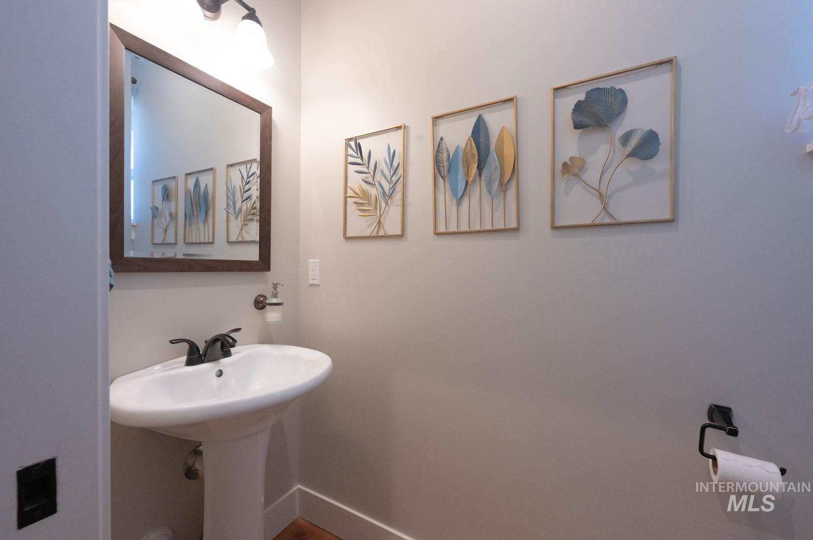 515 School Street Albion, ID 83311 - Photo 21 of 30 Bathroom with baseboards