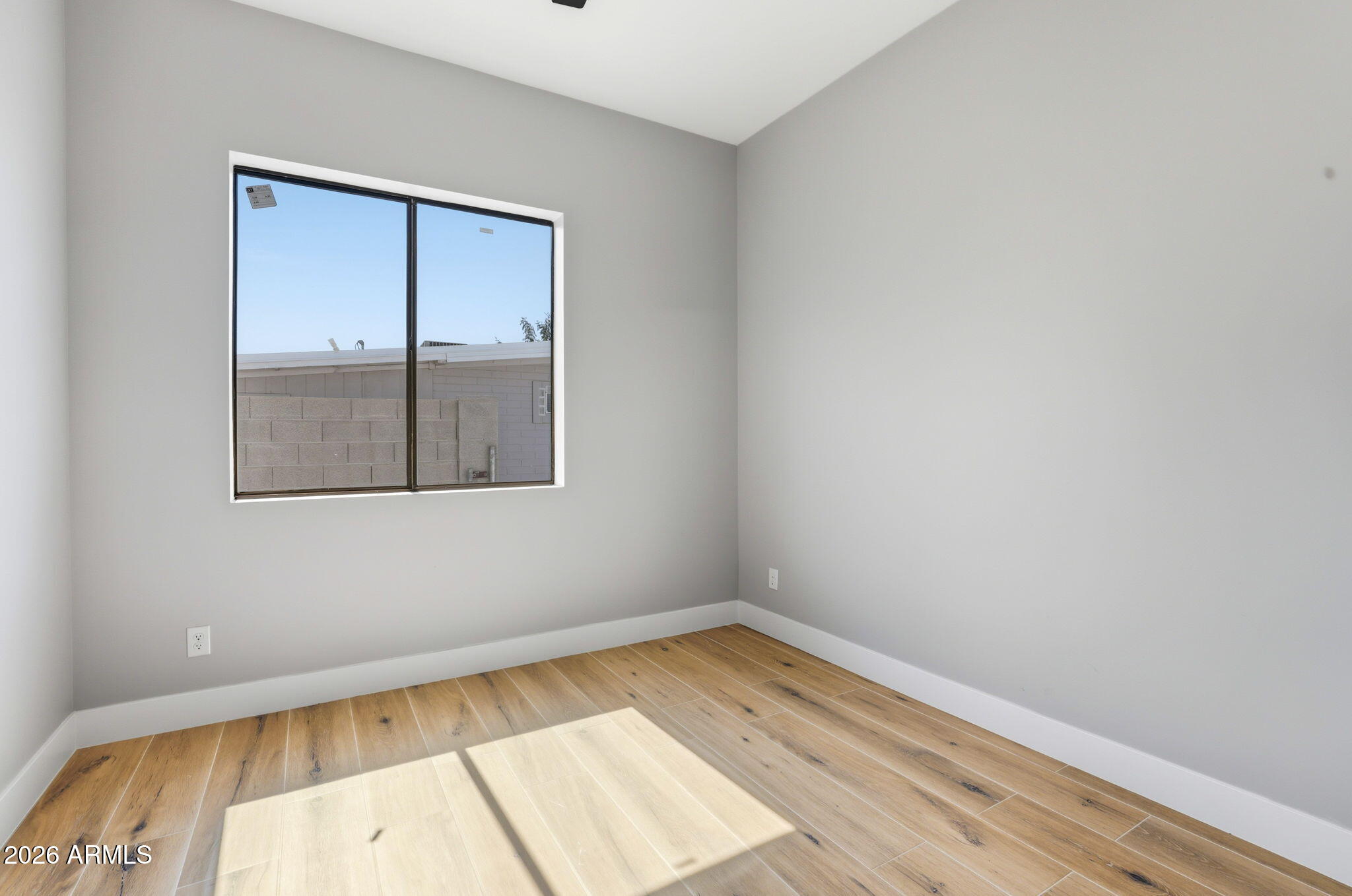415 South Robert Road Tempe, AZ 85281 - Photo 32 of 51 32-web-or-mls-415 S Robert Rd Tempe, AZ