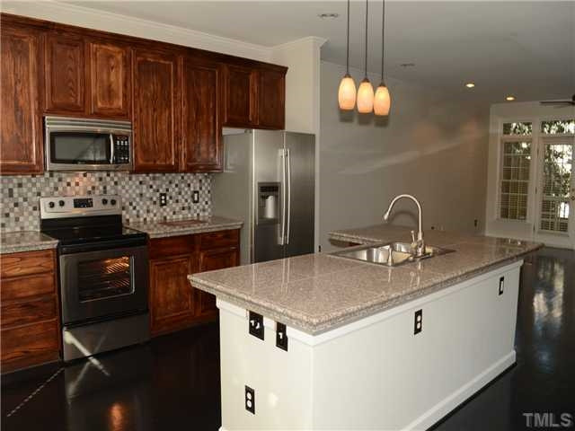 Kitchen / Living Room