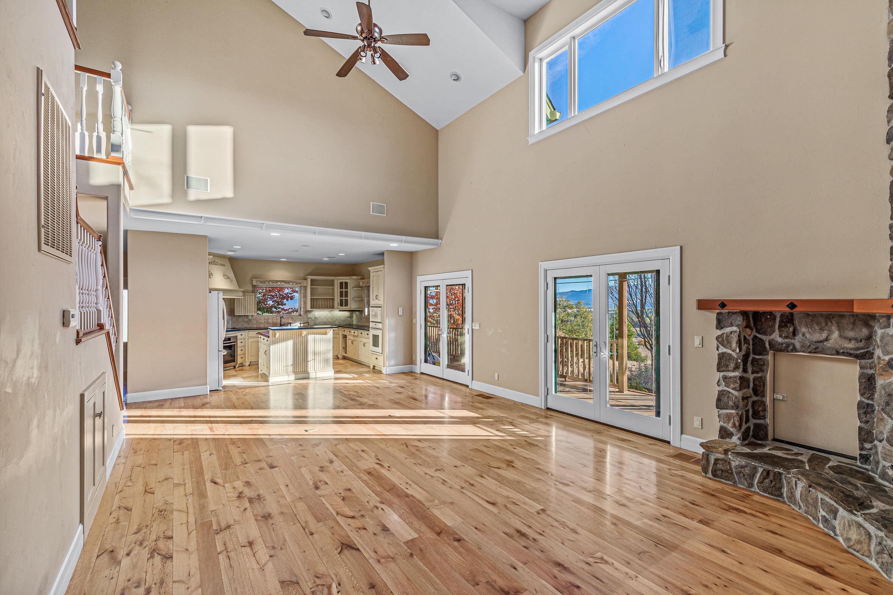 1820 Dry Creek Road Eagle Point, OR 97524 - Photo 13 of 64 Custom Kitchen