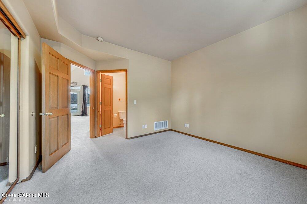 46700 Highway 200, Unit 103 Hope, ID 83836 - Photo 16 of 37 Master Suite