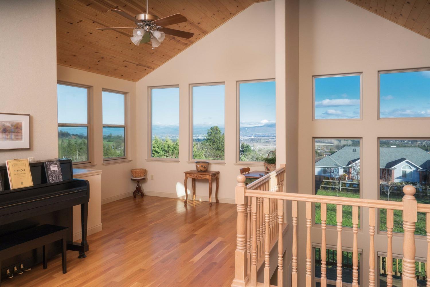 3910 Jonathan Way Central Point, OR 97502 - Photo 9 of 25 Additional Photo