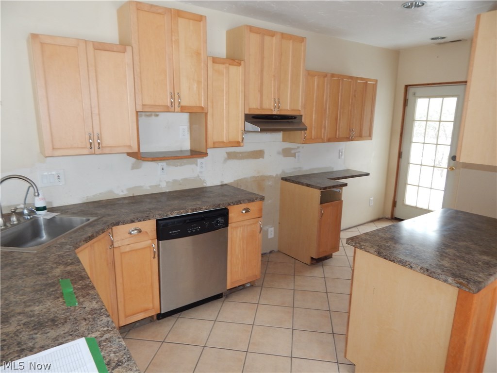 5684 Ridge Road Wadsworth, OH 44281 - Photo 11 of 20