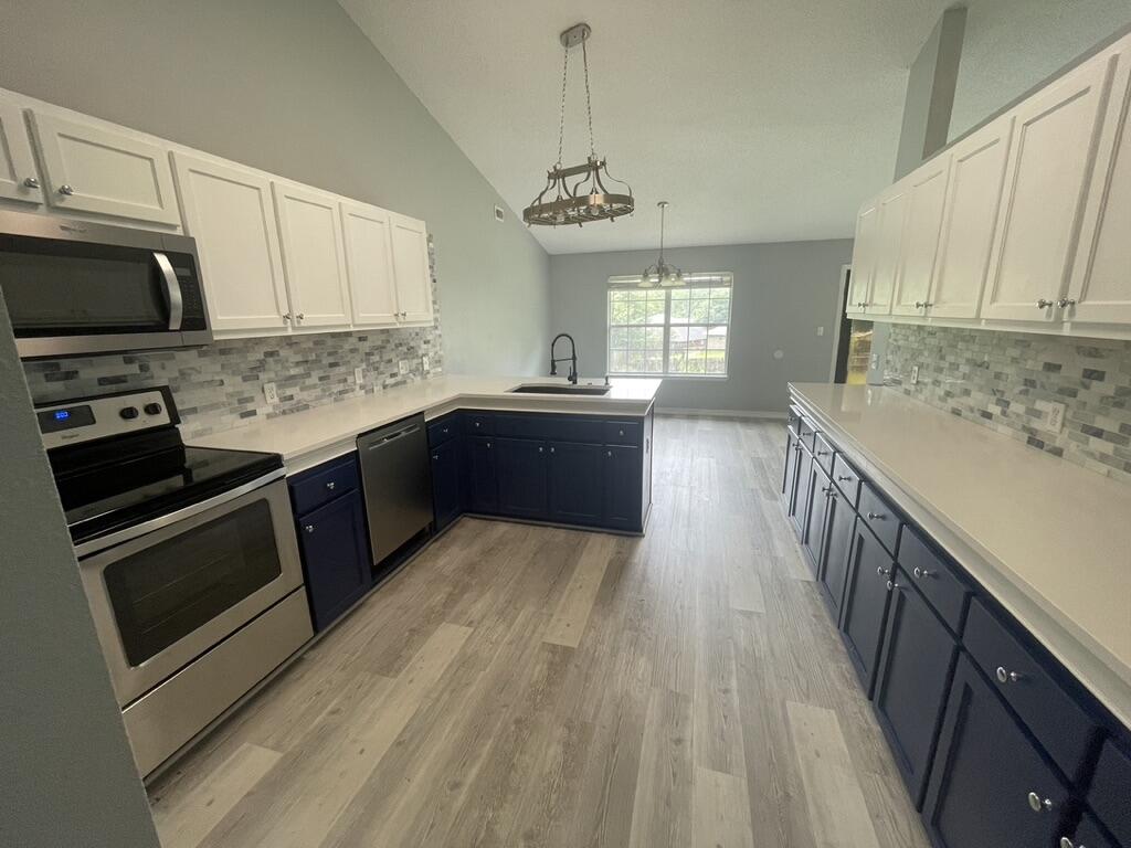 427 Triton Street Crestview, FL 32536 - Photo 4 of 14 0C44993C-5E15-484D-8CA2-2384273B2C1F_1_1