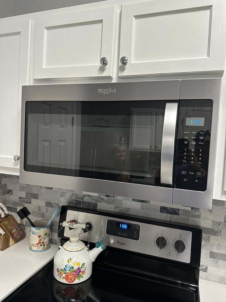 427 Triton Street Crestview, FL 32536 - Photo 5 of 14 6F6B81C4-D053-4408-8B81-FBCAD2697B0E_1_1