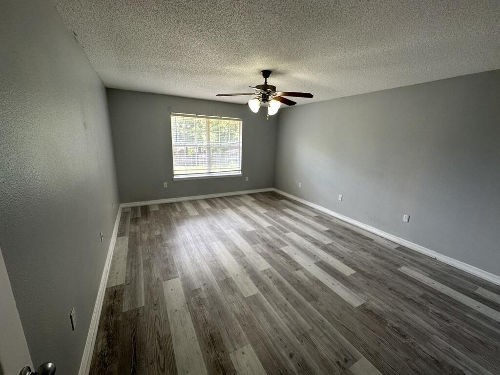 427 Triton Street Crestview, FL 32536 - Photo 7 of 14 66FD4C14-673D-4689-8058-2D6A0783E3B0_1_1