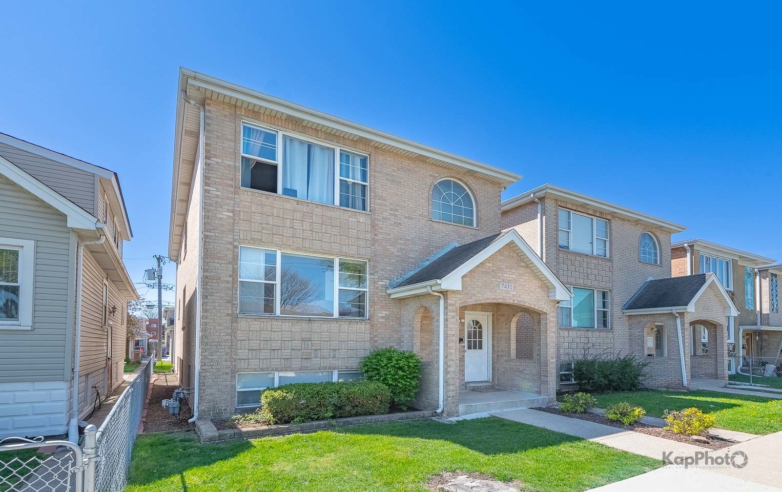 7431 West 60th Place Summit, IL 60501 - Photo 2 of 40