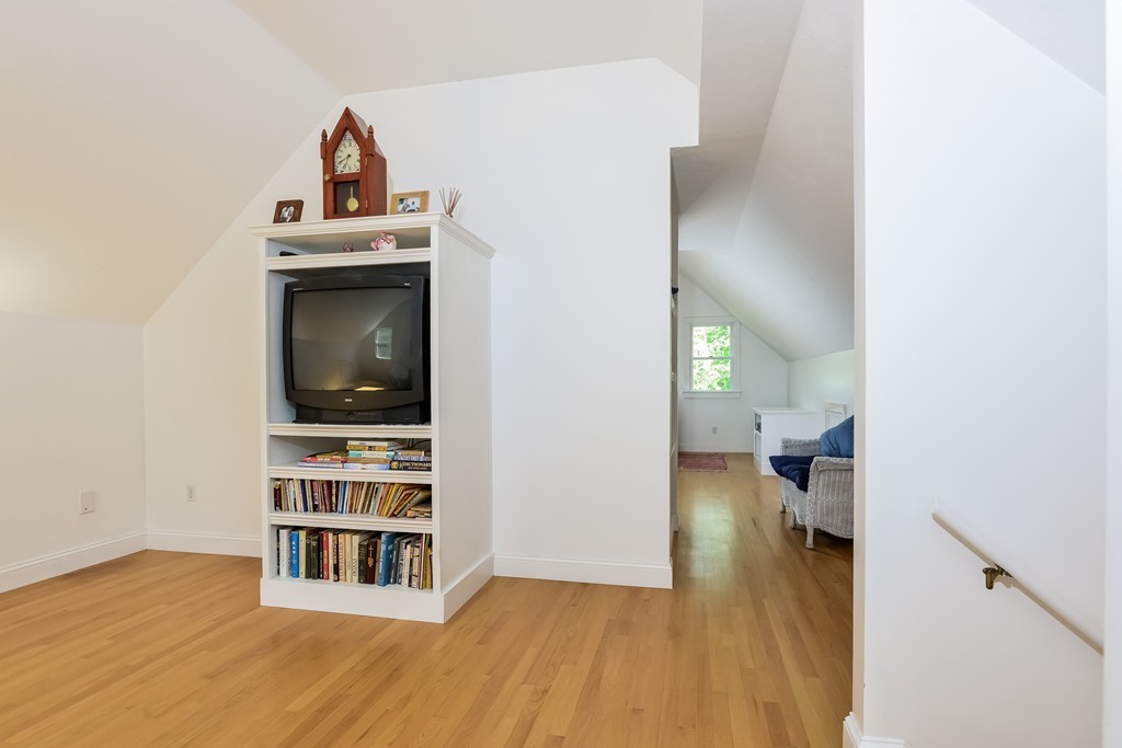 253 Mendell Road Rochester, MA 02770 - Photo 13 of 23 Gallery Image 13