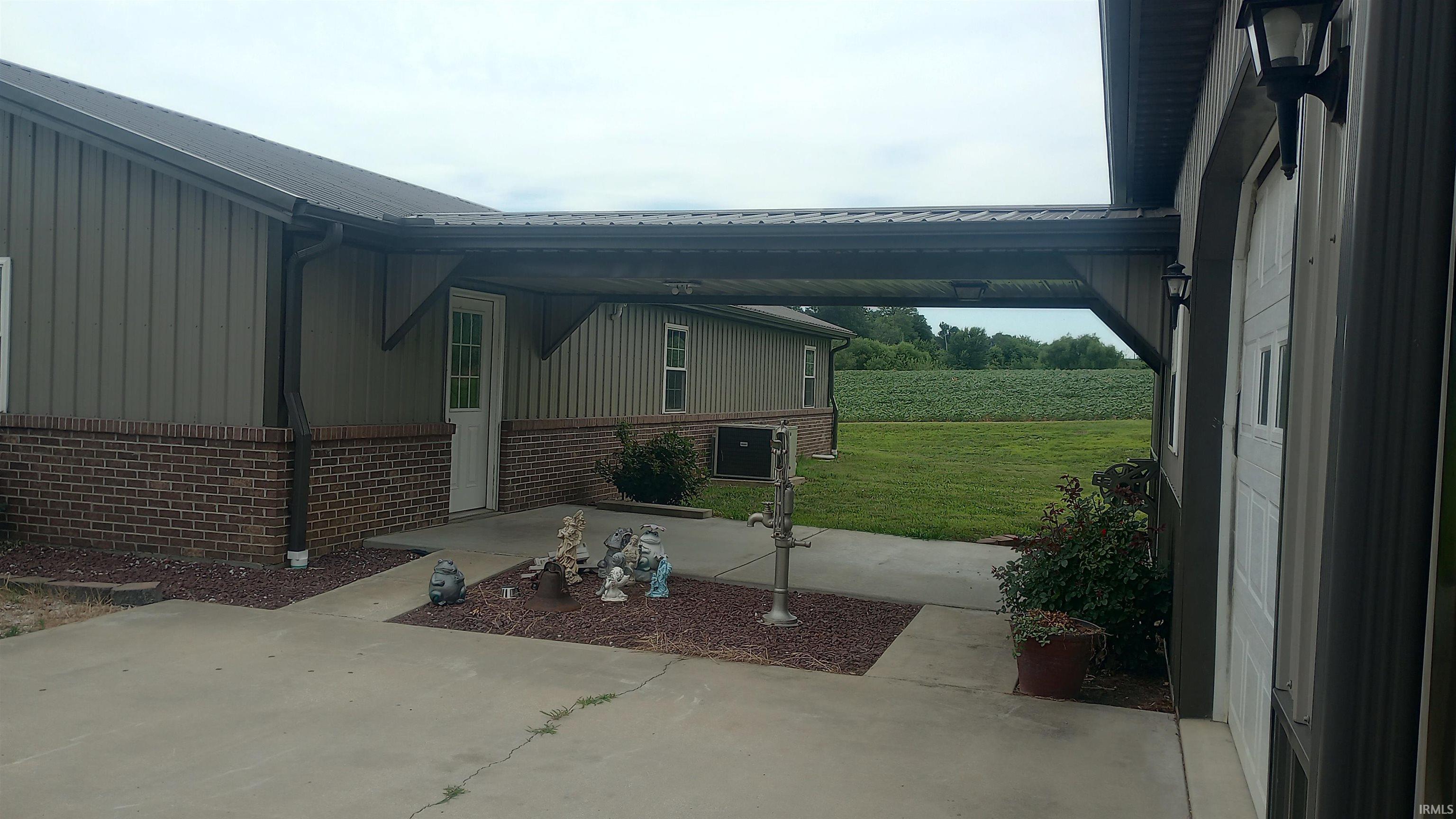 2219 Loudermilk Road Vincennes, IN 47591 - Photo 3 of 46