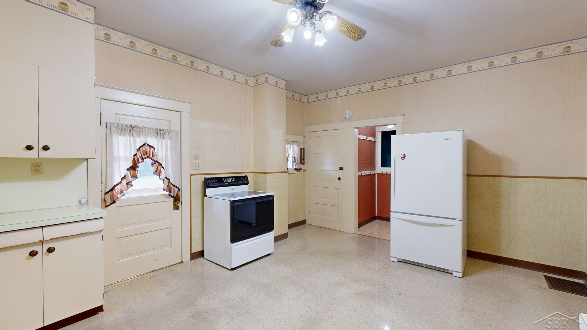 8715 Ederer Road Saginaw, MI 48609 - Photo 21 of 60 50125817-20.JPG