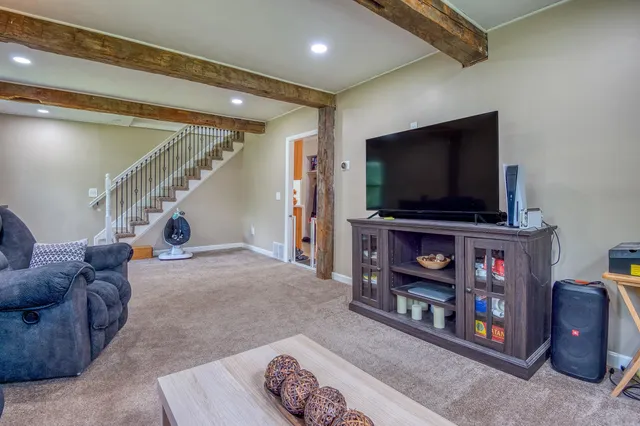 $2,300 | 770 Dalton Road, Dalton, NH 03598