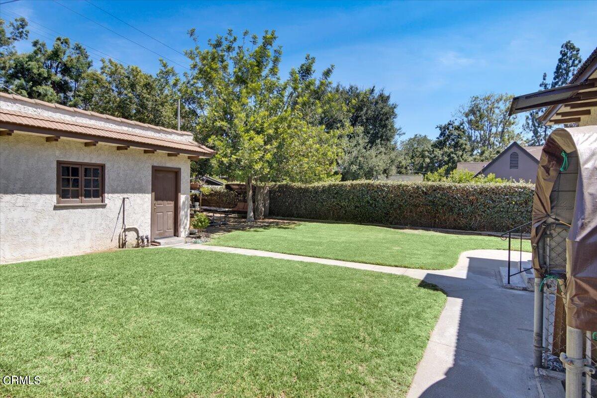 1136 East Rio Grande Street Pasadena, CA 91104 - Photo 28 of 30 a view of a backyard with a garden