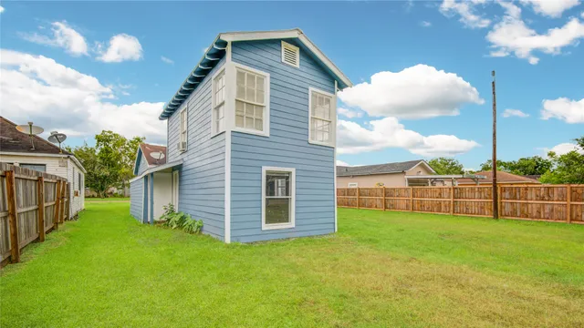 $235,000 | 1427 West 6th Street, Freeport, TX 77541