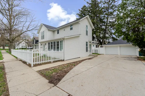 $2,220 | 353 South Morgan Boulevard, Unit 1, Valparaiso, IN 46383