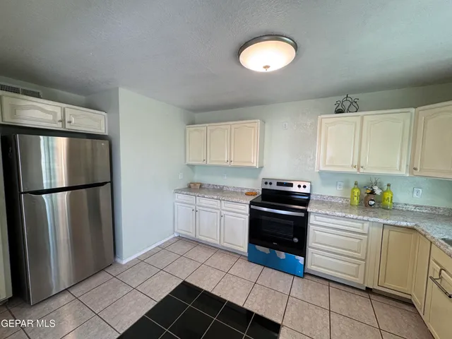 $234,900 | 866 Mabel Place, El Paso, TX 79928