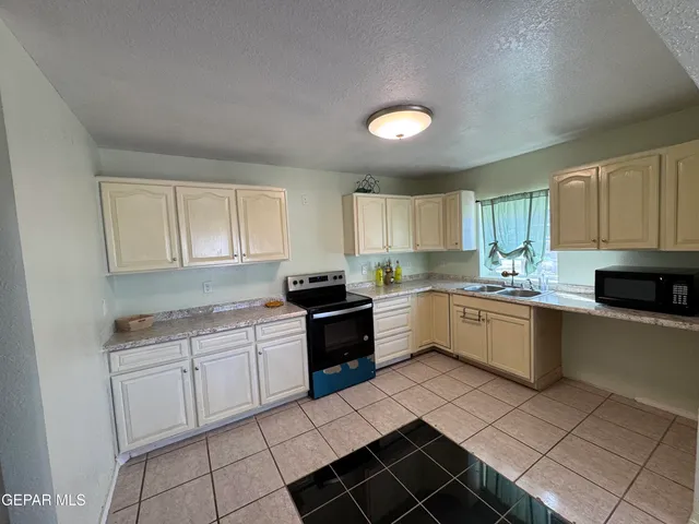 $234,900 | 866 Mabel Place, El Paso, TX 79928