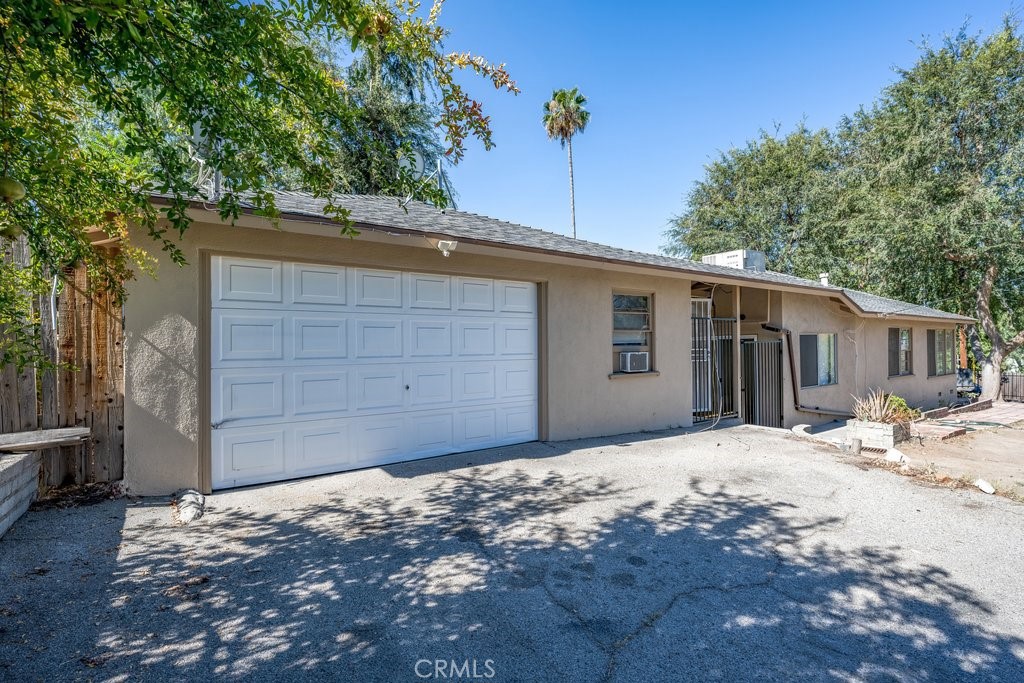 10652 Commerce Avenue Tujunga, CA 91042 - Photo 5 of 33