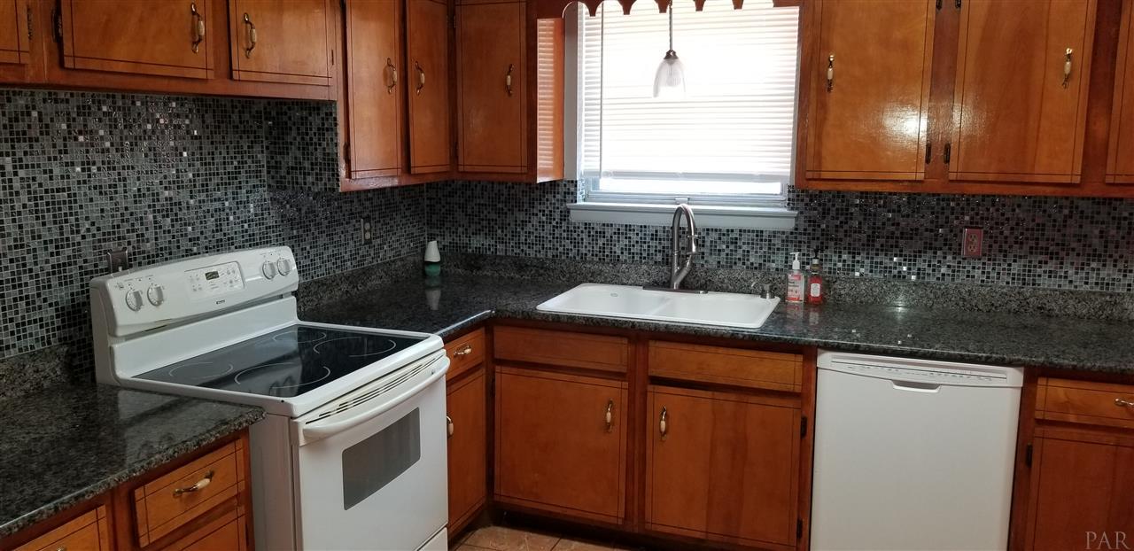 6416 Dunbar Road Pensacola, FL 32505 - Photo 2 of 47 Gallery Image 2