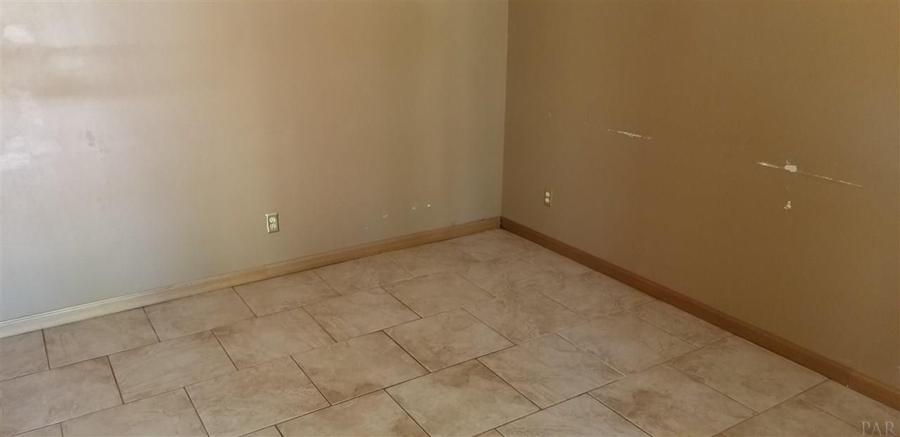 6416 Dunbar Road Pensacola, FL 32505 - Photo 9 of 47 Gallery Image 9