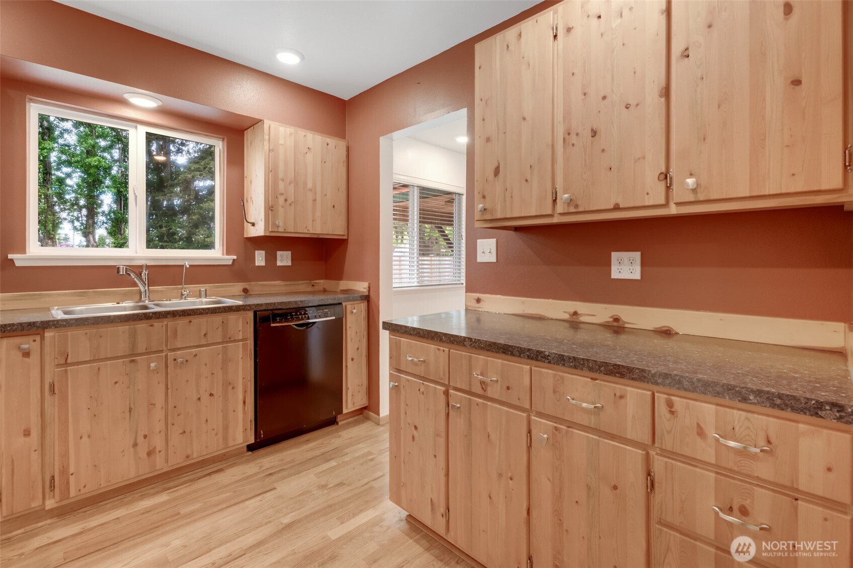 2002 Cascade Place West University Place, WA 98466 - Photo 11 of 40 Gallery Image 11