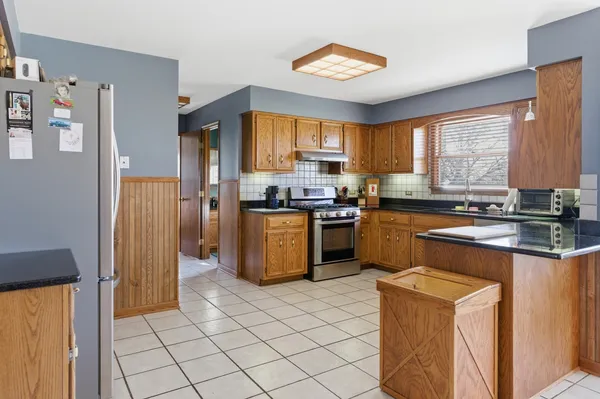 $599,900 | 11825 West Pauling Road, Manhattan, IL 60442