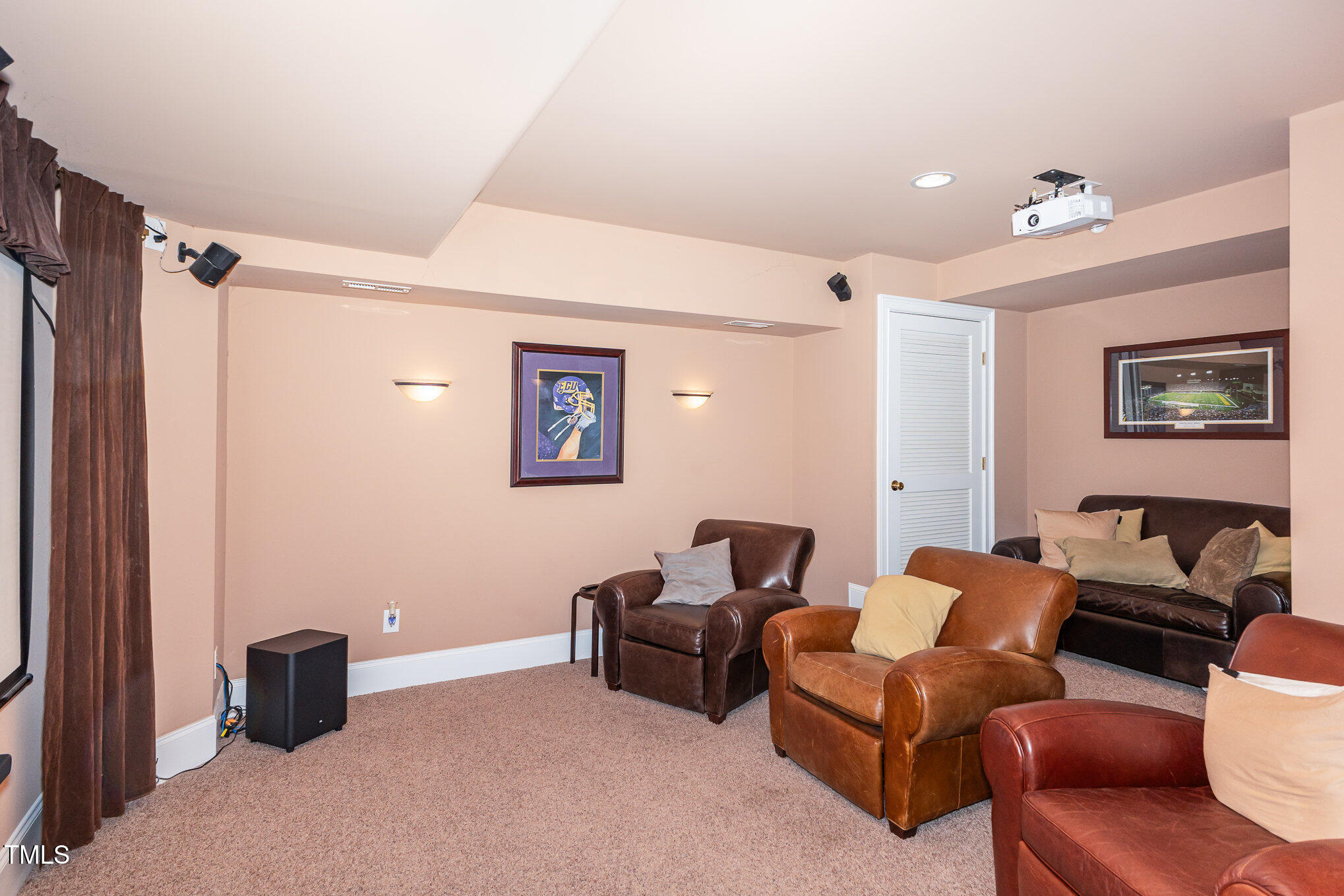 10841 Round Brook Circle Raleigh, NC 27617 - Photo 32 of 44 a living room with furniture